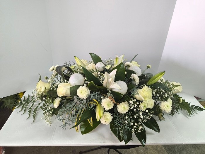 White Christmas. White flowers center piece